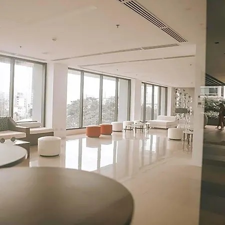 Fully Furnished:Japandi Warm Studio In Qc W/ Pool