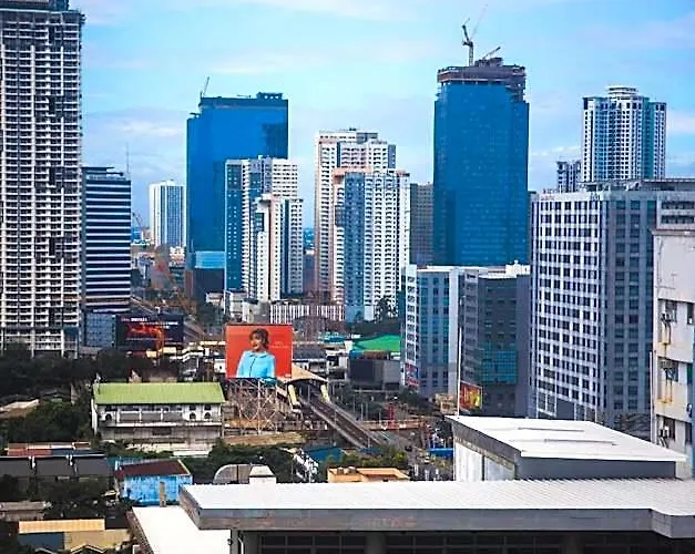 Fully Furnished:japandi Warm In Qc W/ Pool