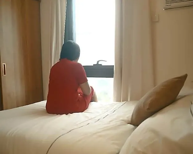 호텔 Fully Furnished:japandi Warm In Qc W/ Pool