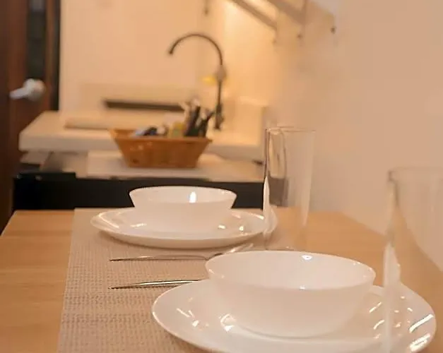 호텔 Fully Furnished:japandi Warm In Qc W/ Pool